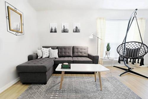 Old East Dallas Apartment | The Resting Space + FREE ARBORETUM TICKETS