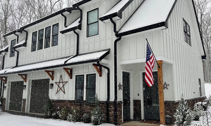 Rustburg House | The Retreat at Candlers Mountain - Liberty Univ 2mi & LYH Airport 2mi