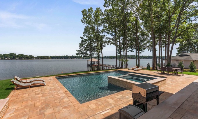 Sherrills Ford House | The Retreat at Sunrise Cove