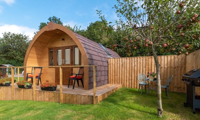 Shute House | The Retreat - Studio House, Sleeps 2
