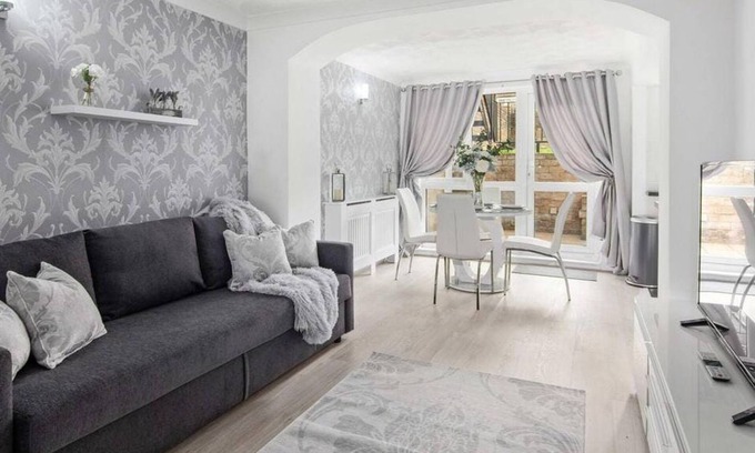 Gravesend Apartment | The Roost Group - 1 Bedroom - Lower Ground