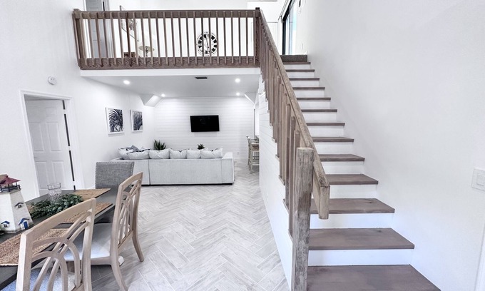 Bella Vista Condo | The Sand Castle - WALK TO BEACH!