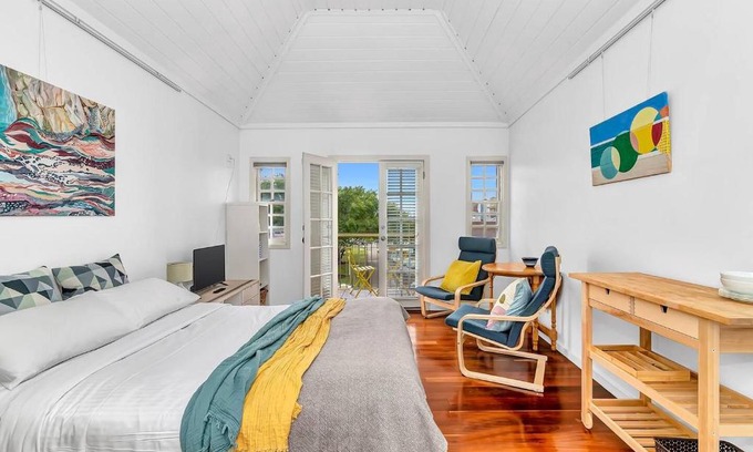 Semaphore Apartment | The Seaside Loft - A Breezy Beachside Lifestyle