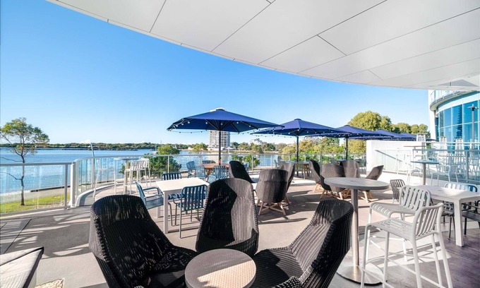 Tweed Heads Hotel | The Sebel Twin Towns Coolangatta