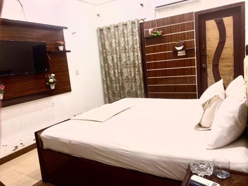 Hyderabad House | The Serena guest House