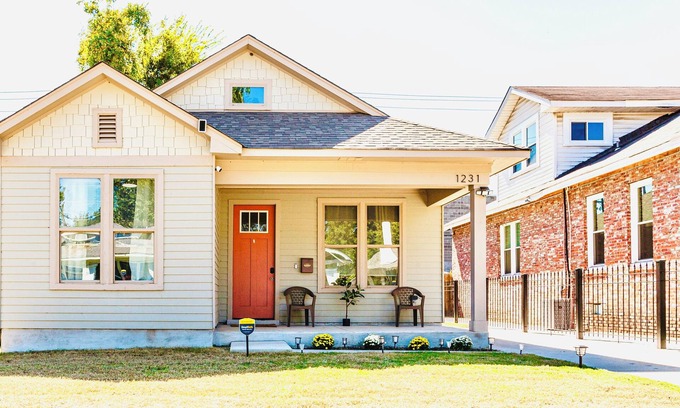Memphis House | The Serenity 3BR Gem near Memphis Best Attractions! Fenced Yard~Pet Friendly!