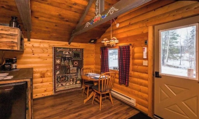 Division No. 11 Cabin | The Sheep Camp cabin- Bear Creek Cabins