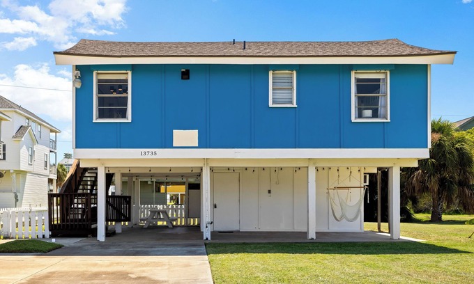 Pirates Beach House | The Shell Shack