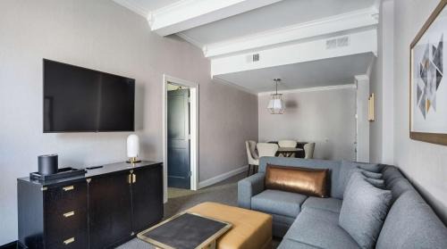 Downtown Hotel | The Sire Hotel Lexington, Tapestry Collection by Hilton