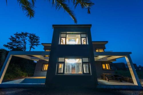 Seongsan House | The Some Plus Onpyeong