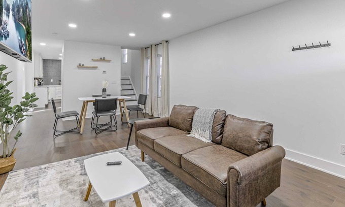 Merion Village House | The South Haven 2- 2 BR New Renovation