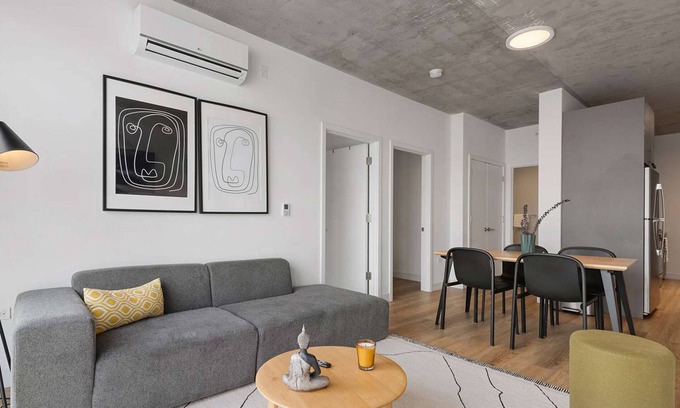 River North Apartment | The Spark -Your Entire Crew Fits Here 20BR 5 Units
