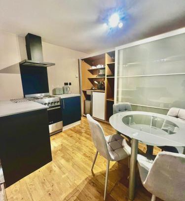 Darenth Apartment | The Spinney - A Cozy One-Bedroom Flat - Sleeps 2