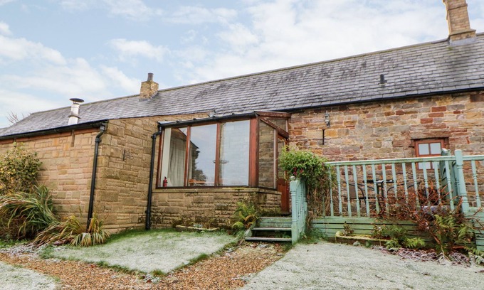 Wing Cottage | THE STABLE, pet friendly, character holiday cottage in Milton