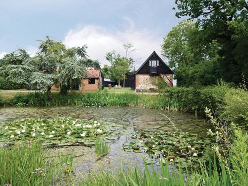 Woodbridge House | The Stables - E3491