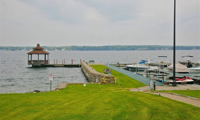 Ogdensburg Hotel | The Stonefence Resort