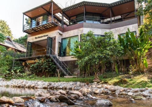 Mae On House | The Stream House