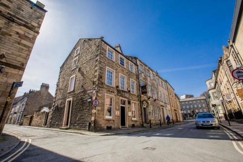 Lancaster Hotel | The Sun Hotel & Bar