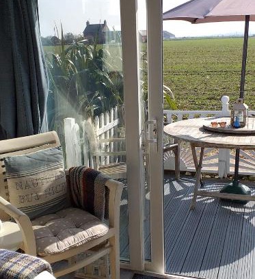 Bridlington Ski Chalet | The Sun Trap @ Bridlington's Bed & Bowl Beach Breaks