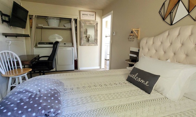 Rapid City House | The Sunset - 1 bedroom spacious and comfortable with all the amenities