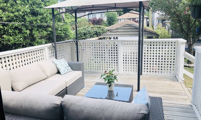 West Side Bed & Breakfast | The Sunshine House