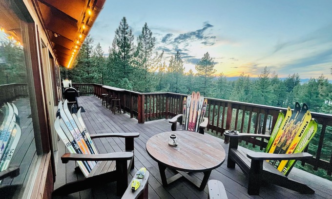 Zephyr Cove House | The Tahoe at Three Pines - 5 Min Walk to Lake!