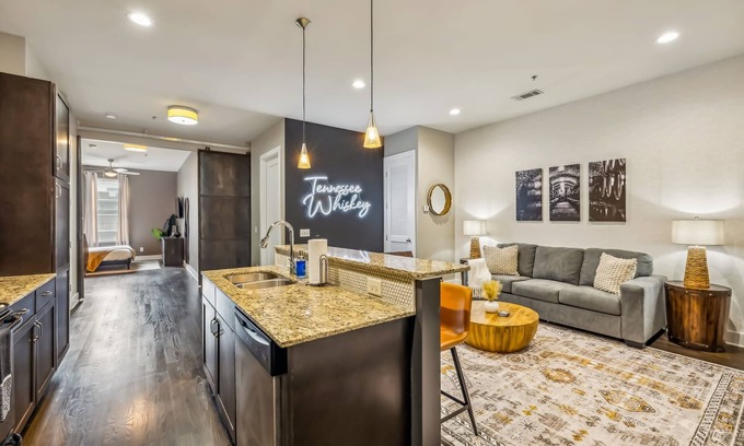 West End Condo | The Tennessee Whiskey in West End-Vandy- Uber to Broadway