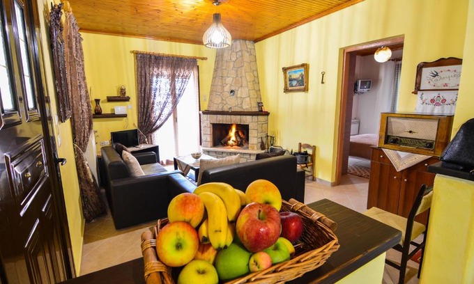 Synikia Mesi Trikalon House | The Theater of Dreams