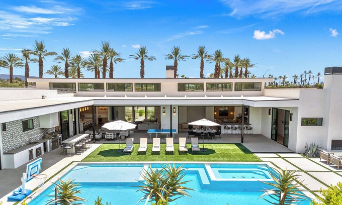 Rancho Mirage House | 'The Thompson Estate' A 6 bedroom private oasis