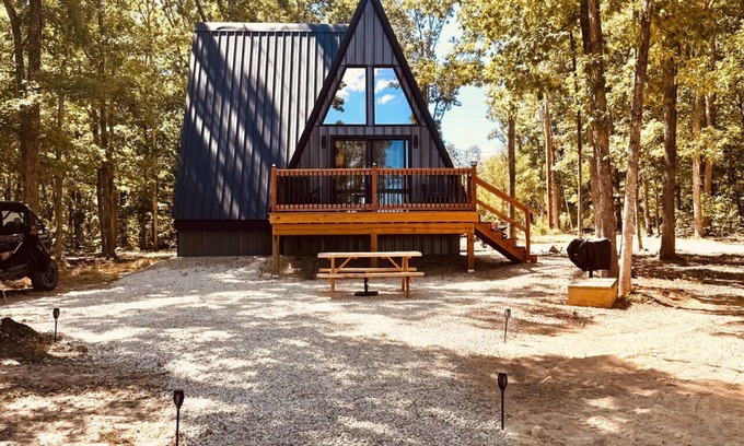 Ironton Apartment | The Tiegen Rae: cozy mountain cabin with huge views