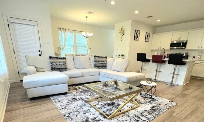 Highlands - Perkins Villa | The Tigers Pathway House near LSU Stadium - BC1034