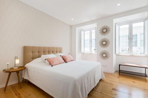 Penha de Franca Apartment | The Tile House 95