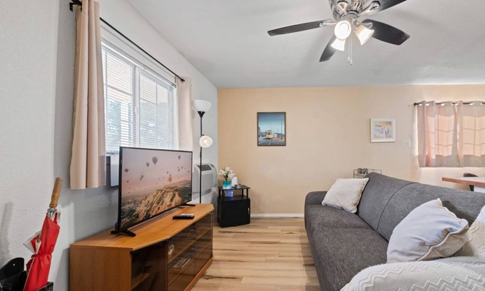 Raynolds Addition Apartment | The Tingley Gardens B - An Irvie Home