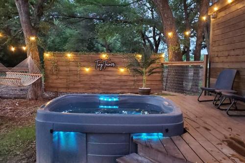 Dennis House | The Tiny 'Tainer - Tiny Container Home w. Hot Tub!