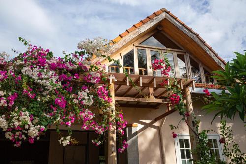 Nha Trang Bed & Breakfast | The Trang Villas