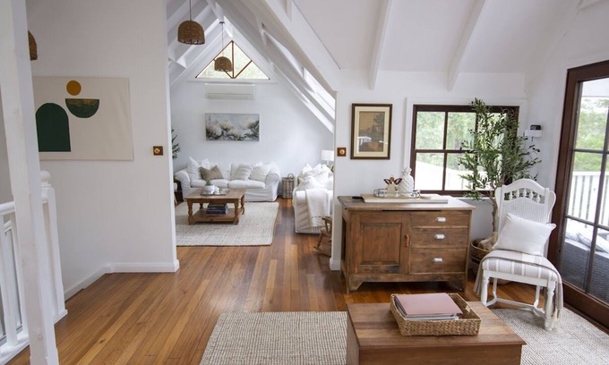 Cooranbong House | The Tree House, a 5-bedroom house with AC and WiFi in enchanting Cooranbong