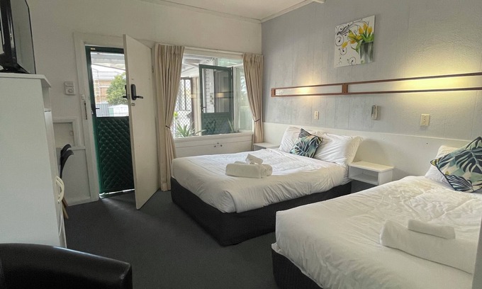 Narooma Hotel | The Tree Motel