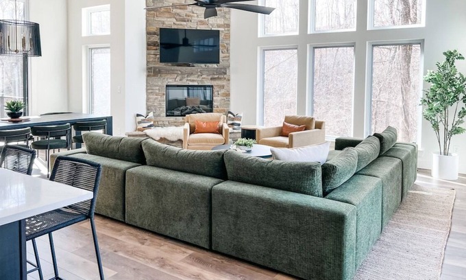 Innsbrook House | The Treehouse is luxury retreat in the woods!