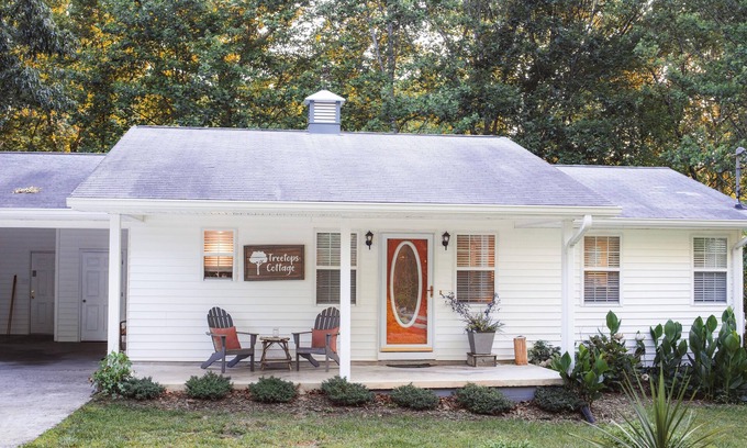 Toccoa House | The Treetops Cottage
