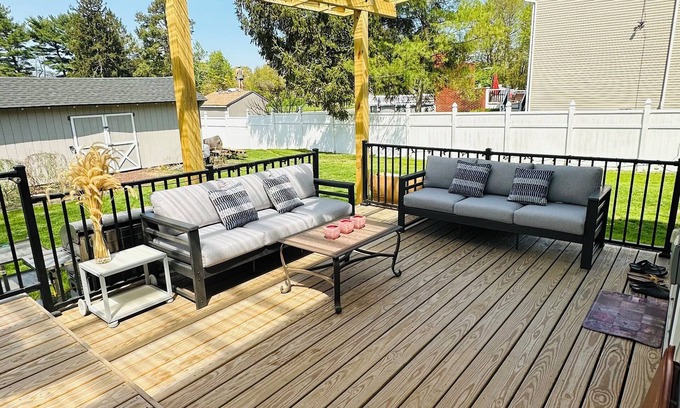 Yardville-Groveville House | The Trenton Two 2BR Peaceful Oasis w/Patio & BBQ.