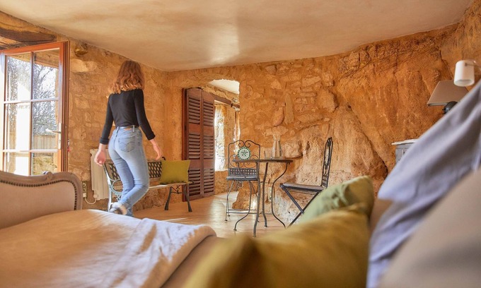 Vitrac House | The Troglodyte cave Suite