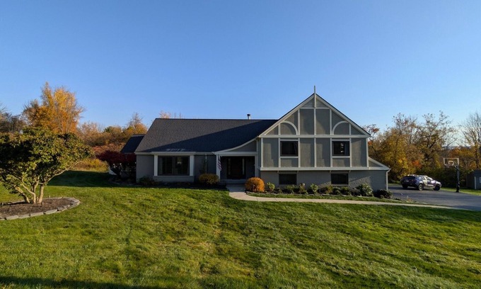 Little Falls House | The Tudor at Willow Creek - Spacious 4-bedroom house in Little Falls