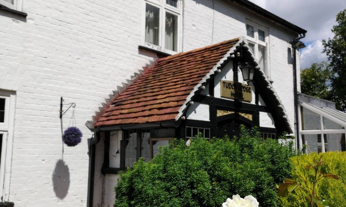 Eastcote and East Ruislip Hotel | The Tudor Hotel