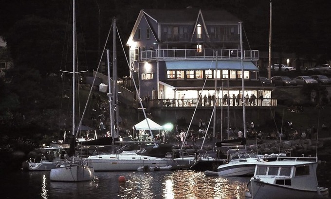 Hubbards Hotel | The Tuna Blue Inn and Restaurant