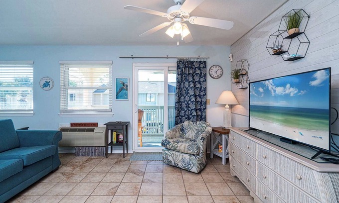 Panama City Beach Condo | The Turtle Nest – Resort Condo w/Pool!