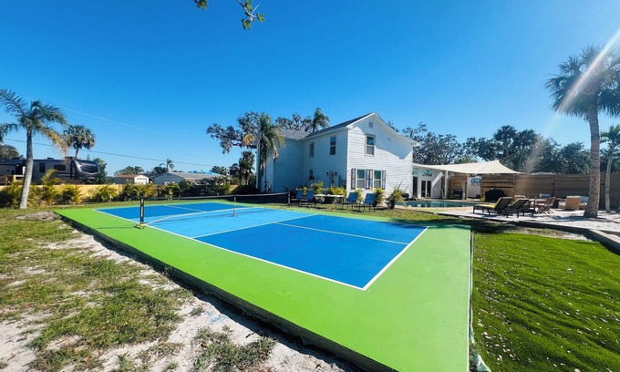 Bradenton House | The Ultimate Family Getaway! Private Pool, Pickleball & Relaxing Retreat!