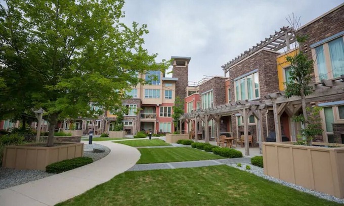 Vernon Condo | The ULTIMATE Okanagan WATERFRONT Vacation Rental!