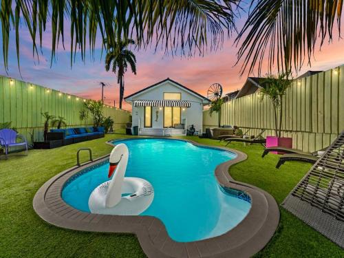 Allapattah House | The Velvet Palm Midtown Pool And Hot Tub