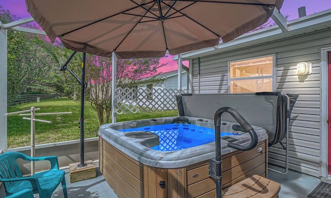 Alhambra House | The Village Cottage Discounts for wk/month stays!