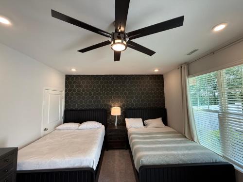 Durham House | The Villas The One Villa by RDU Airport with Indoor Heated Pool and Gym